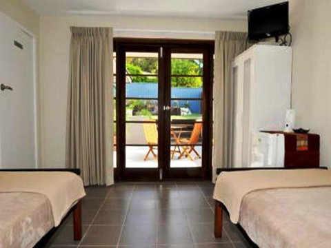 Waikiki Beach Bed And Breakfast - Darwin Holiday 14