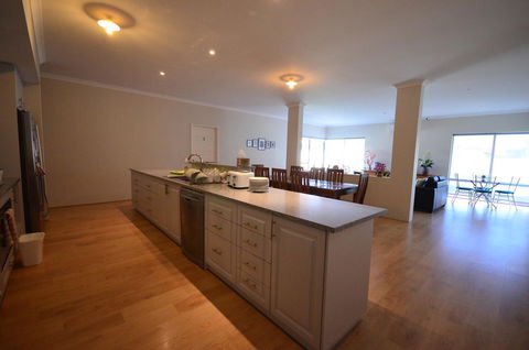 Ellard Bed & Breakfast - Darwin Holiday 14