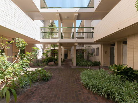 Rosalie In Shenton Park - Darwin Holiday 18