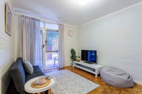 Fremantle Coastal Stay - 1 Bedroom Central Apartment - Darwin Holiday 5