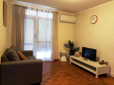 Fremantle Coastal Stay - 1 Bedroom Central Apartment - Darwin Holiday 1