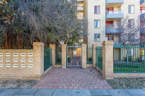 Fremantle Coastal Stay - 1 Bedroom Central Apartment - Darwin Holiday 11