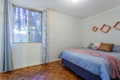 Fremantle Coastal Stay - 1 Bedroom Central Apartment - Darwin Holiday 9