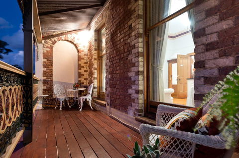 Annie's Victorian Terrace Accommodation Fremantle - Darwin Holiday 7