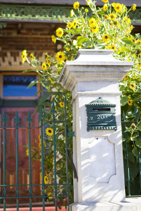Annie's Victorian Terrace Accommodation Fremantle - Darwin Holiday 1