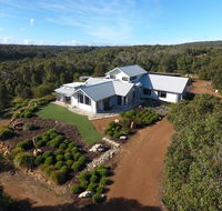 The White House at Wallcliffe Farms - Darwin Holiday
