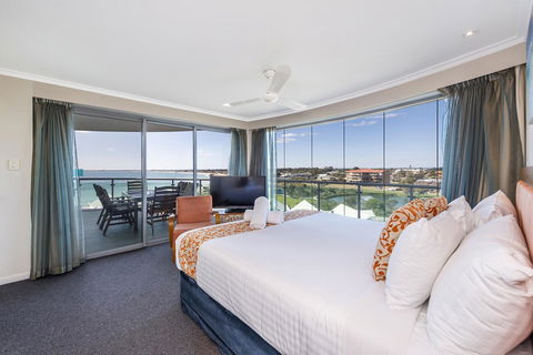 A 406 FANTASTIC OCEAN BEACH And MARINA VIEW APT - MANDURAH - Darwin Holiday 13
