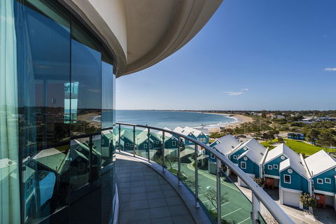 A 406 FANTASTIC OCEAN BEACH And MARINA VIEW APT - MANDURAH - Darwin Holiday 9