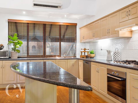 James Street Warehouse - Darwin Holiday 16