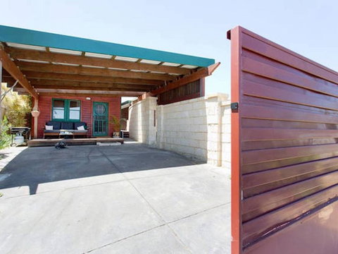 Sunset Cottage - Darwin Holiday 0