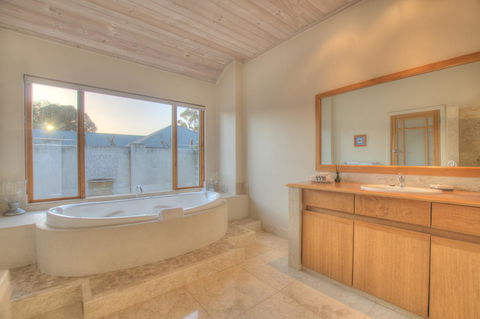 Moana Spa Villas - Prime Yallingup Location - Darwin Holiday 17