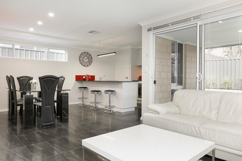 Perth Comfy Stays - Darwin Holiday 23