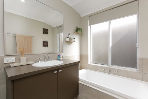 Perth Comfy Stays - Darwin Holiday 38