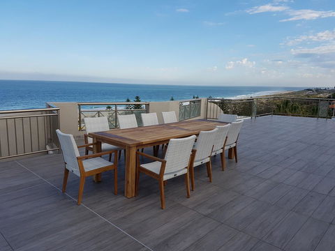 Beachfront Penthouse & Huge Terrace - Darwin Holiday 2