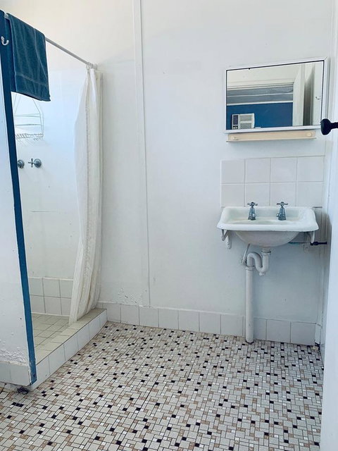 Shark Bay Cottages - Darwin Holiday 25