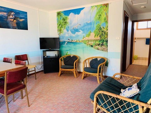 Shark Bay Cottages - Darwin Holiday 9