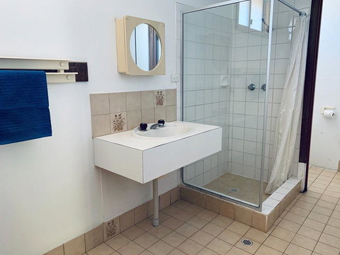 Shark Bay Cottages - Darwin Holiday 8