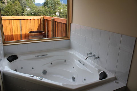 Tullah Lakeside Lodge - Darwin Holiday 17