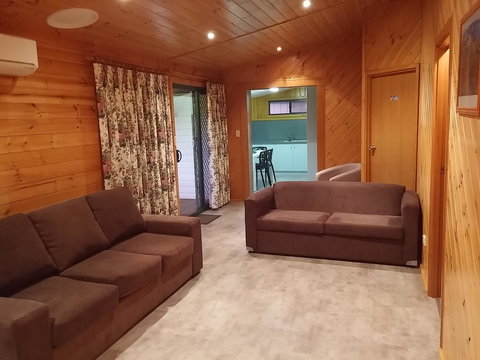 Bicheno Cabin Park - Darwin Holiday 11