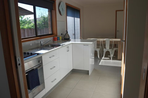 Modern 2 Bedroom Appartment - Darwin Holiday 3