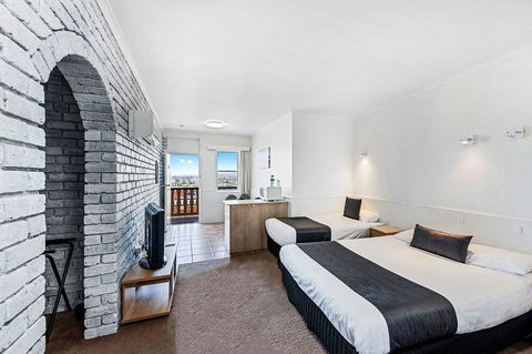 Coach House Launceston - Darwin Holiday 13