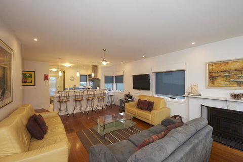 Bridport Holiday Rental - Darwin Holiday 2