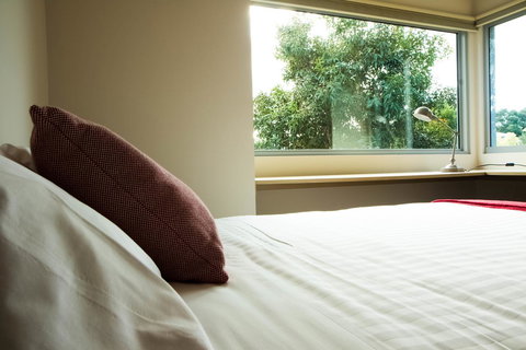 Eagle Peaks At Freycinet - Darwin Holiday 6