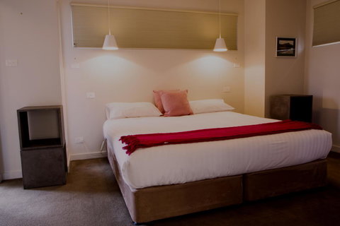 Eagle Peaks At Freycinet - Darwin Holiday 26