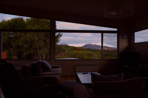Eagle Peaks At Freycinet - Darwin Holiday 19