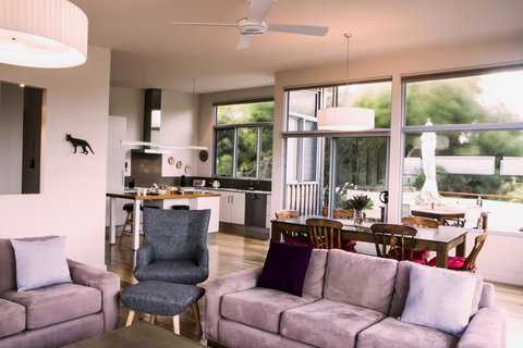 Eagle Peaks At Freycinet - Darwin Holiday 24