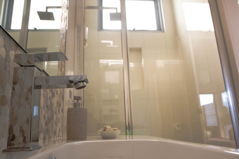 Eagle Peaks At Freycinet - Darwin Holiday 15