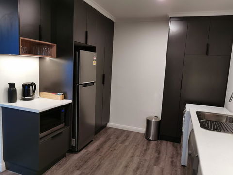 Youngtown Executive Apartments - 2BR Included, Free Parking & Wifi, Sofa Bed & Cot Fee Applies - Darwin Holiday 33