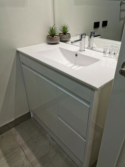 Youngtown Executive Apartments - 2BR Included, Free Parking & Wifi, Sofa Bed & Cot Fee Applies - Darwin Holiday 37