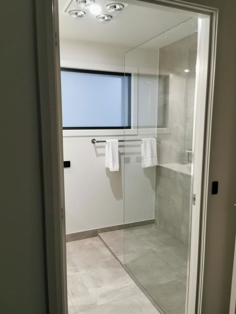 Youngtown Executive Apartments - 2BR Included, Free Parking & Wifi, Sofa Bed & Cot Fee Applies - Darwin Holiday 7