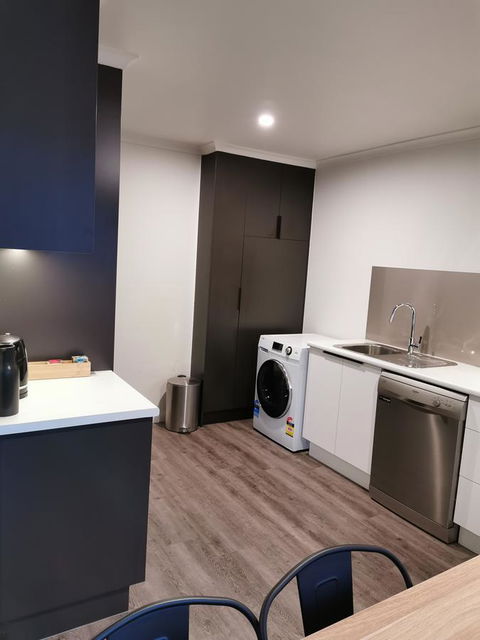 Youngtown Executive Apartments - 2BR Included, Free Parking & Wifi, Sofa Bed & Cot Fee Applies - Darwin Holiday 34