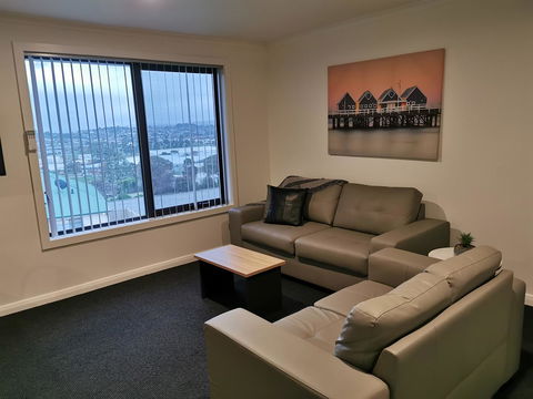 Youngtown Executive Apartments - 2BR Included, Free Parking & Wifi, Sofa Bed & Cot Fee Applies - Darwin Holiday 35