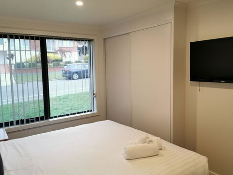 Youngtown Executive Apartments - 2BR Included, Free Parking & Wifi, Sofa Bed & Cot Fee Applies - Darwin Holiday 8