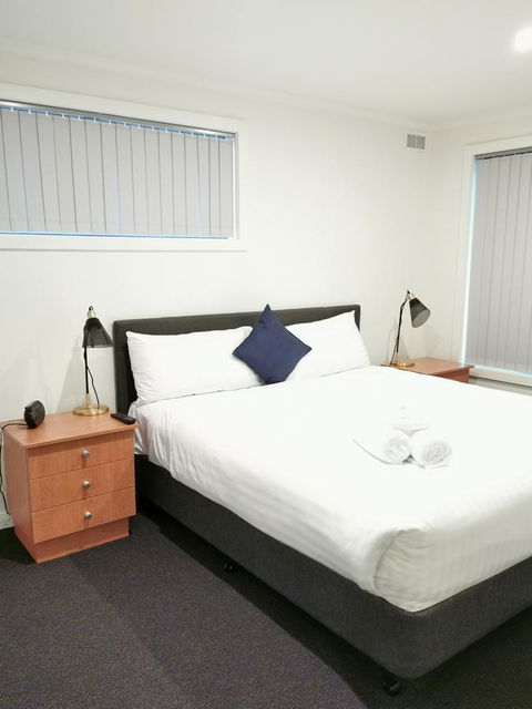 Youngtown Executive Apartments - 2BR Included, Free Parking & Wifi, Sofa Bed & Cot Fee Applies - Darwin Holiday 10
