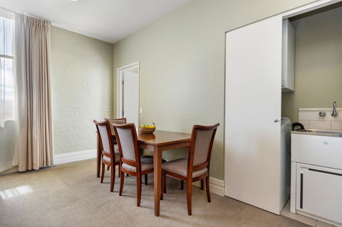 Launceston Central Apartment Hotel Official - Darwin Holiday 4