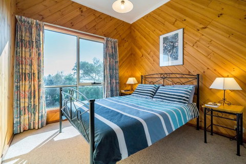 Freycinet Panorama - Darwin Holiday 10