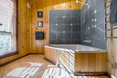 Freycinet Panorama - Darwin Holiday 12