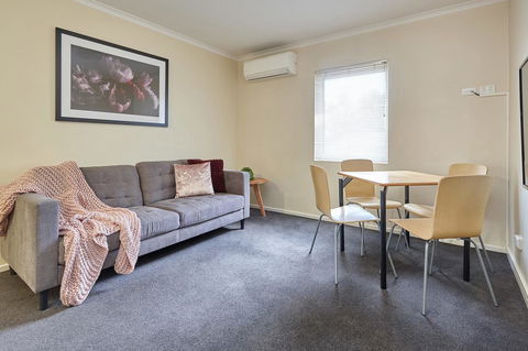 Elphin Serviced Apartments - Darwin Holiday 7