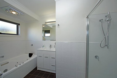 Driftwood - Darwin Holiday 20