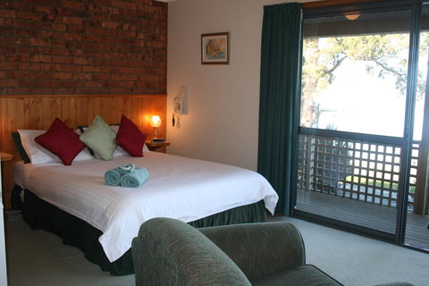 Driftwood - Darwin Holiday 4