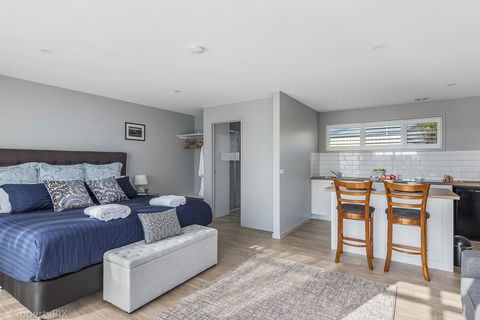 Harrison Grove - Darwin Holiday 7