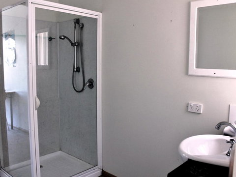 Freycinet Sanctuary 5 - Darwin Holiday 8