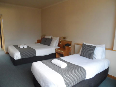 Commodore Regent - Darwin Holiday 43