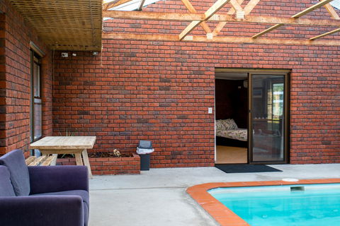 Acton Park Holiday Units - Darwin Holiday 18