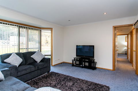 Acton Park Holiday Units - Darwin Holiday 8