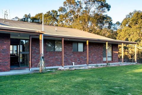 Acton Park Holiday Units - Darwin Holiday 1